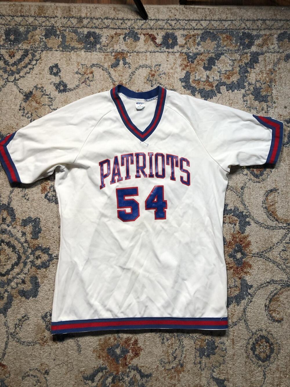 Vintage Patriots Jersey Women's Size 18 White Football Champion V Neck 54 USA